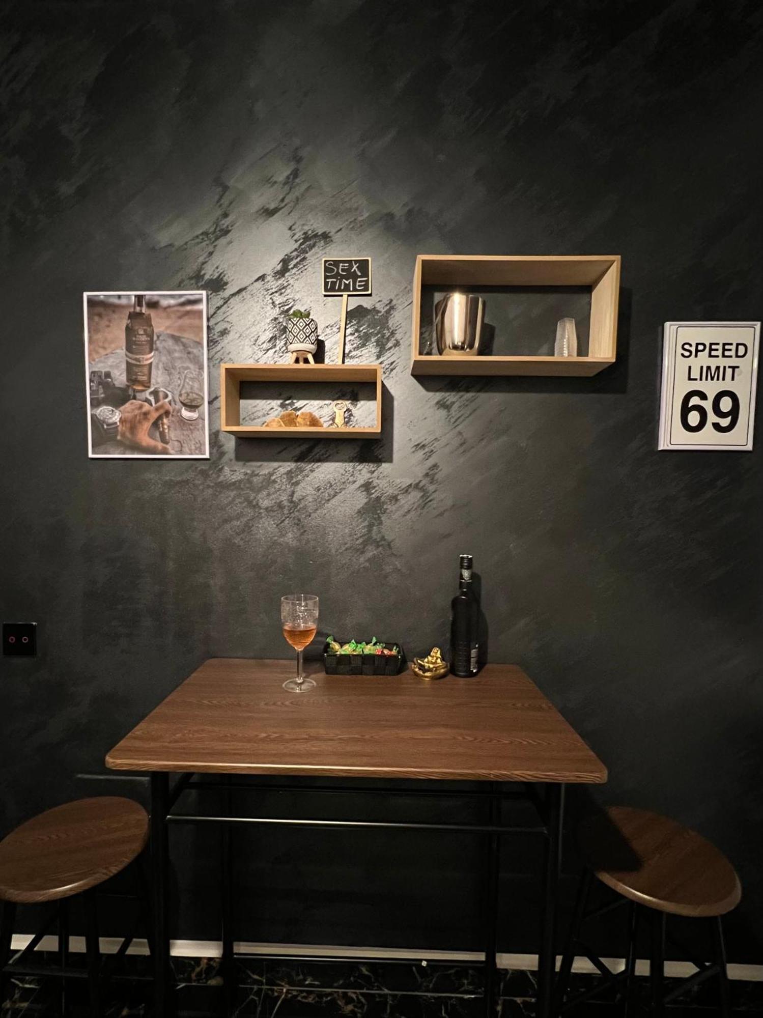 Adult Only Fantasy Room Bukarest Exterior foto